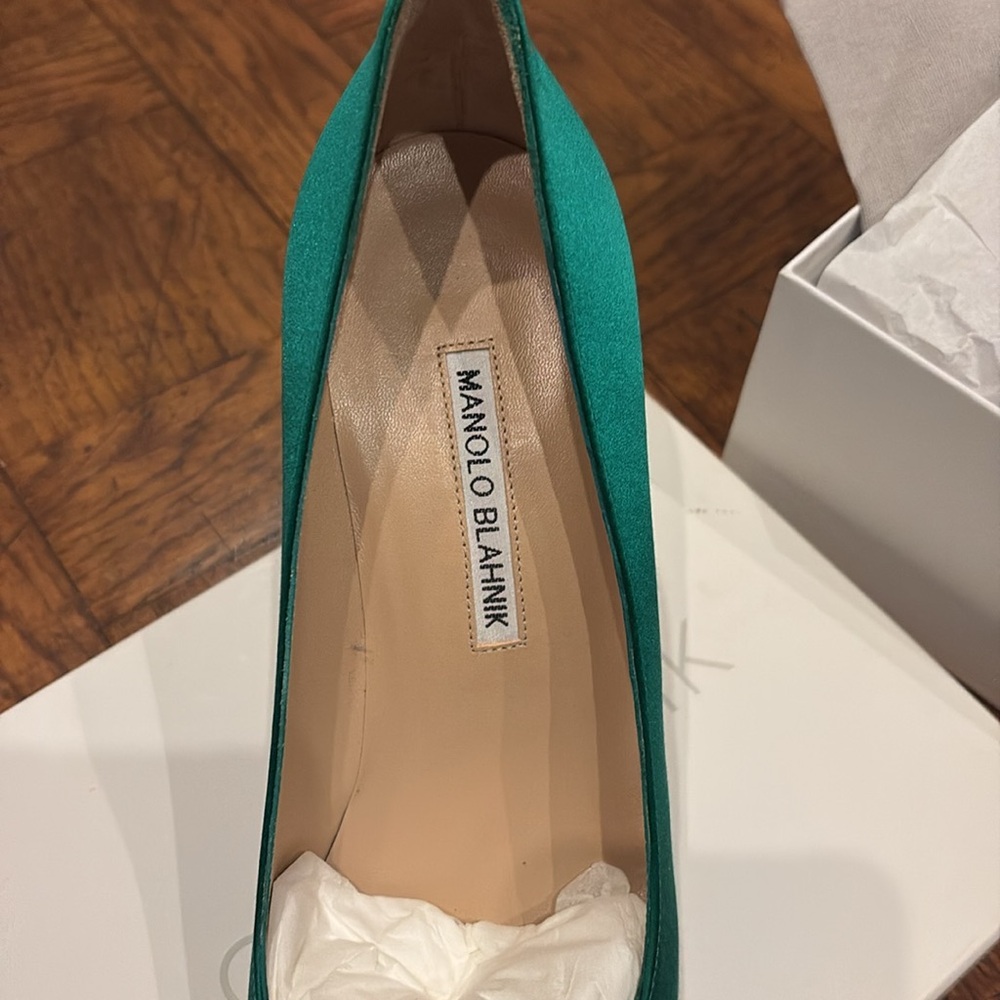 NWT Manolo Blahnik Green Satin Heels - Picture 6 of 8